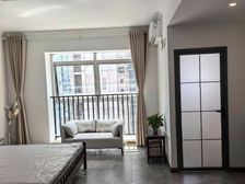 该房近地铁 交通便捷 全新装修,带租约,租金2000元