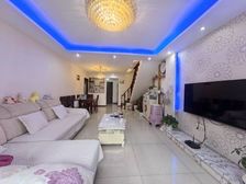 新上好房!三房双卫两阳台住家精装拎包入住中间楼层朝小区中庭