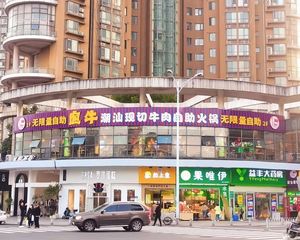 40米超长拐角展示面 十字路口中心位置二楼整层年租28万急售