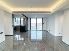 华侨城天鹅堡 山姆超市旁 南北对流一线顺峰山景观 地铁口家门