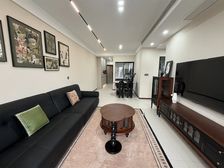 住在江边的房子 精装中古风格