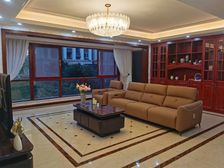 电梯6十1洋带2楼边户150平花园带地下室使用面积300