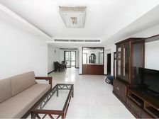 新上大四房,价格美丽,近地铁,小区物业好绿化好,装修全送