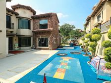 绿地500平,三面无遮挡,旋转楼梯,全新装修五套房