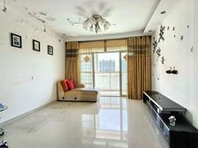 诚心可刀,电梯高层有衣帽间,视野非常好,三开间朝南看房有钥匙