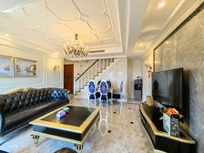 哇撒!照母山光环商圈 大露台 简美 花园洋房