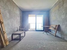 朝南 装修好 双卫格局 有电梯 房龄新 高楼层视野好