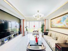 珑悦府东区 中间楼层 满二 次新小区 购物方便 带电梯