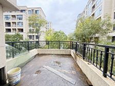 华宇四房 带大露台 出门就是云上 楠开一街之隔 地理位置超好