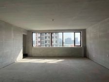 万达东湖公园 云玺 通透全明四居 毛坯现房 落地窗视野好