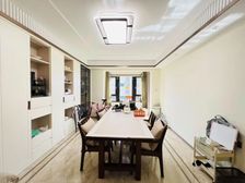 上东华 精装两房 中央空调地暖 带产权车位 价格可谈