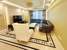 白金湾广场 满五 交通便利 商业配套齐全 有电梯 临地铁