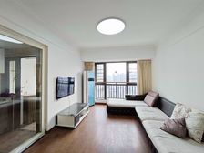 两房,出门就是地铁,直接拎包就入住!