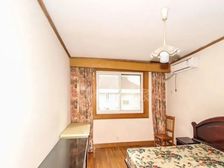 精典大三房,业主诚意出售,紧邻地. 铁站,看房方便。