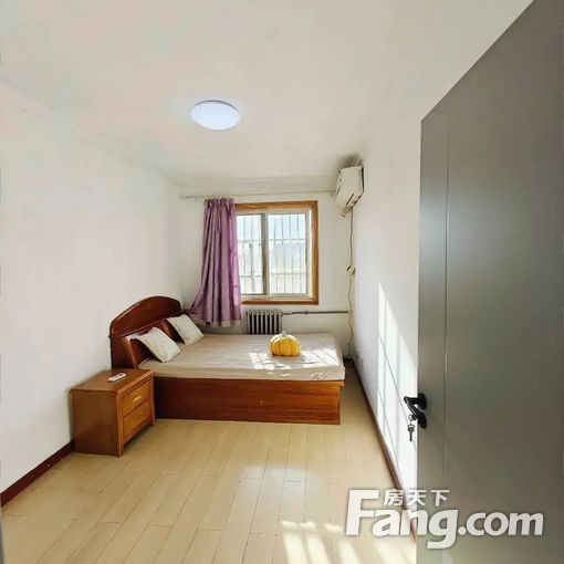 0押金月付 13号线龙泽地铁站龙华园 精装三居 集中供暖