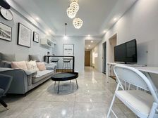 南滨路旁 2房保持新精装修 轻轨旁 次新小区 急售