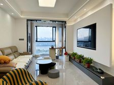 全新精装现代风江景房 业主花了30颗装修带中央空调 急需处理