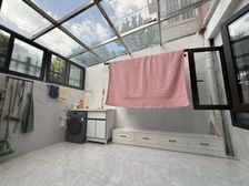 这样的一楼 这么大的院子和阳光房 您不心动吗 价格装修都美丽