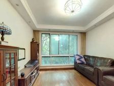 急售徐家汇中心地段 飞机户型,三开间朝南 十年出一套 带车位