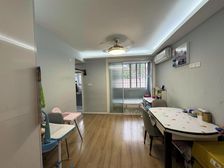 地铁口 自住装修1房 2楼 价格好谈 交通便利,配套成熟