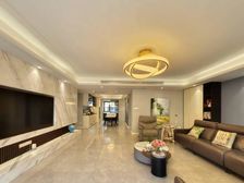  The house is full of five. Dynamic and static separation, check in with bags. Fine decoration by the owner