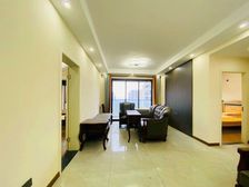 房东姐姐:天街旁 绿城洋楼精装三房丶配套成熟看中庭急售