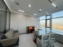 梅溪湖翡翠湾地铁口湖景全新装修拎包办公金茂大厦亿达中建宝铂