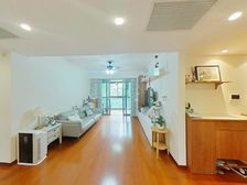 新上精装修南北通两房,位置安静,小区环境优美,有车位