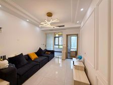 江北嘴新上 小三房 业主很少住 九成新 急售