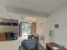 交通便利,小区中心位置,房型正气,配套完善