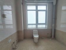 北辰湿地近,理工学校近, 停车方便 ,南北通透