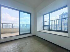 带露台 曹家湾旁退台式洋房 商圈在门口 生活方便