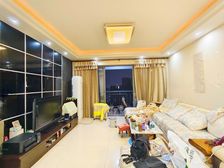 森林级绿化 精装 超大中庭 边上车站跟轻轨 中间楼层