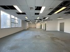 金融街甲级写字楼 1060平中层办公空间出租