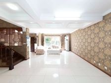 新城核心地段,联排别墅,居家装修,可改造性大,带花园车位