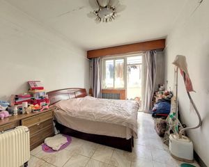 南北通透四居 全明格局 楼层低 满五年唯一 停车方便