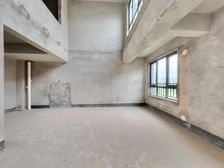 璧山御府新区 区政府旁 区法院对面 别墅叠上端户 带多个露台