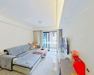 未科2.0 地铁口800 次新小区 精装修 低总价