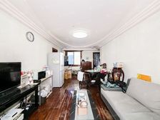 老静安昌平路地段, 有在售低总价二房,业主出国急出,空间好大