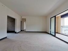 楼龄新 中间楼层采光好 朝南 带电梯 低密宜居 位置好