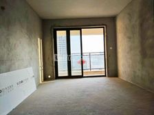 观月路轻轨站口 次新小区两房 诚心出售