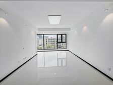 中建云境 小高层 三居室 不沿街 次新小区