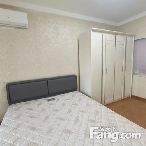 新上精装一室 倍儿干净 刚做完保洁 齐全拎包住