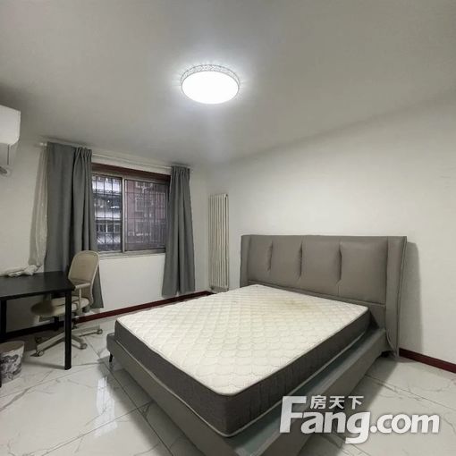 金冠里 新上精装一室 家具齐全 拎包入住 看房方便 配套齐全