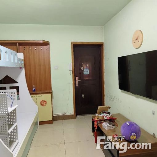 金冠里1室,干净整洁,拎包入住,交通方便