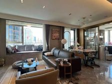 静安区!带双车位!次新!随时看!急急急!