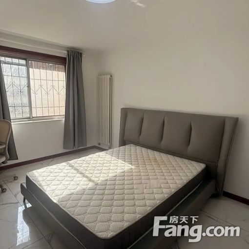 南开华苑金冠里一室低楼层精装修采光视野不错