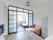 装修好,位置好,房东诚意,小三房,看房基本随时,接受置换。