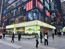 西安大都荟出商铺了 这种大面宽铺子很少 还有外摆区 太幸福了