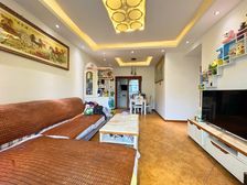 59万 买理工旁 巴比亚半山 精装三房 楼下轻轨 保持好